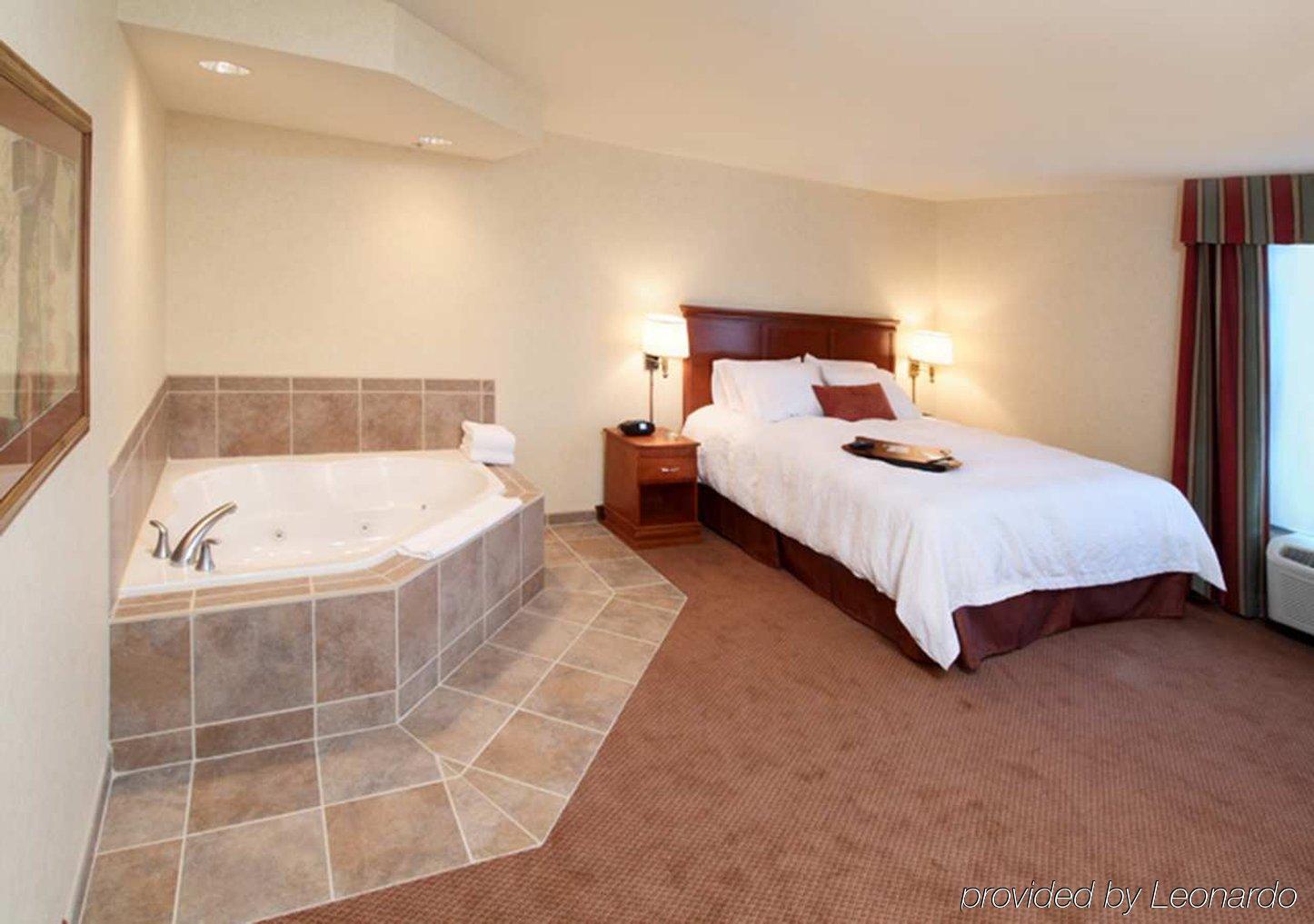 Hampton Inn Belle Vernon Habitación foto
